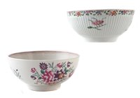 Lot 217 - Two Worcester bowls