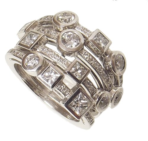 Lot 79 - Diamond 4-row platinum rain dance ring