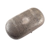 Lot 106 - Russian silver and niello snuff box