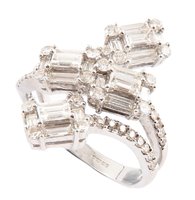 Lot 153 - Diamond fancy four cluster cross over 18ct white gold ring with diamond set shoulders