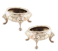 Lot 80 - Pair of white metal salts and a silver salt spoon (3).