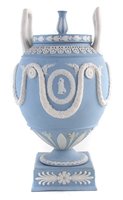 Lot 246 - Wedgwood twin handled lidded vase