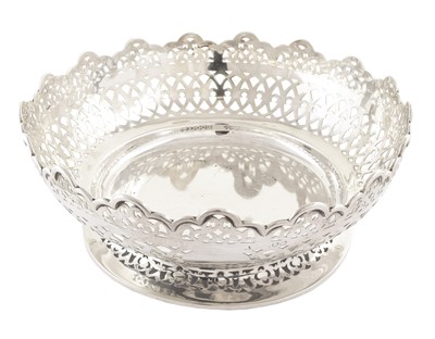 Lot 14 - Late Victorian silver dish