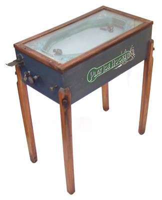 Lot 115 - Play Ice Hockey penny slot games table