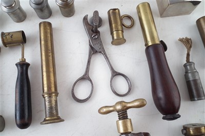 Lot 279 - Collection of vintage reloading equipment