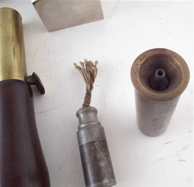 Lot 279 - Collection of vintage reloading equipment