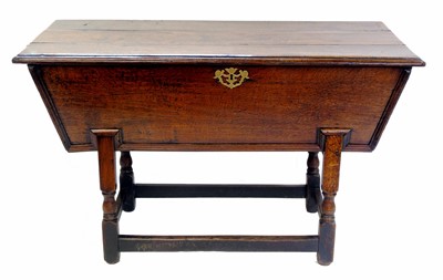 Lot 546A - Early 19th century oak dough bin.