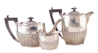Lot 18 - An Edwardian 3-piece silver teaset