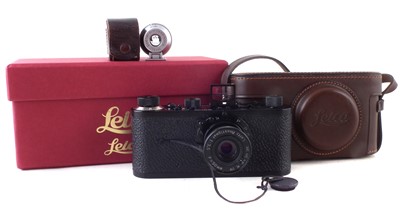 Lot 164 - Leica O series camera with box and case