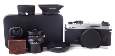 Lot 166 - Voigtlander Bessa-L with color-skopar 21mm F.4.MC lens and various accessories
