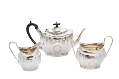 Lot 22 - An Edwardian silver three piece tea set