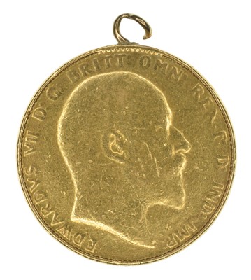 Lot 101 - King Edward VII, Sovereign, 1904 (mounted).