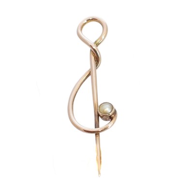Lot 97 - An early 20th Century Murrle Bennett & Co. split pearl pin