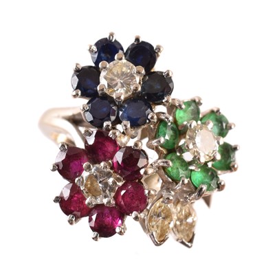 Lot 182 - A vari gem cluster ring