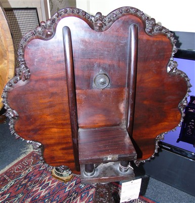 Lot 615 - George III Irish snap-top table