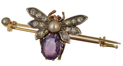 Lot 81 - A vari gem bug brooch