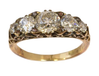 Lot 240 - A diamond five stone ring