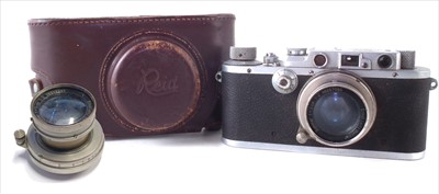 Lot 274 - Leica camera.