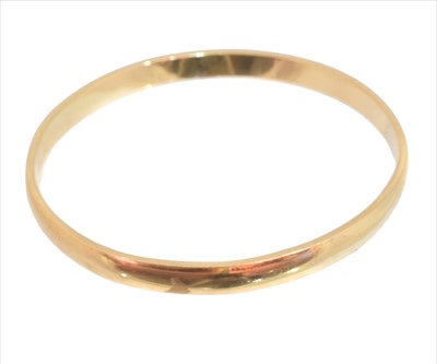 Lot 16 - A bangle