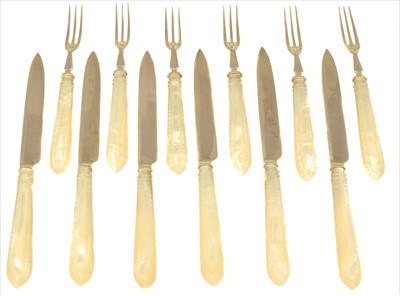 Lot 27 - A set of Victorian silver fruit knives and forks