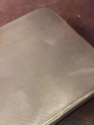 Lot 251 - A 1920s 9ct gold cigarette case