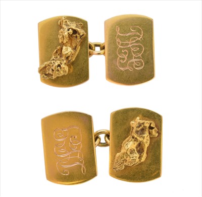 Lot 333 - A pair of cufflinks