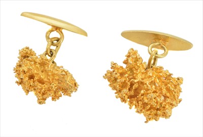 Lot 335 - A pair of cufflinks