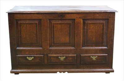 Lot 305 - 17th century oak jointed chest