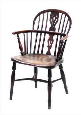 Lot 283 - Early 19th century yew and elm low-back Windsor chair