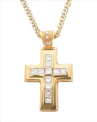 Lot 116 - A diamond cross pendant