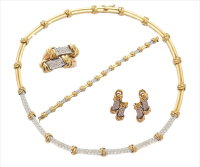 Lot 315 - A suite of diamond jewellery