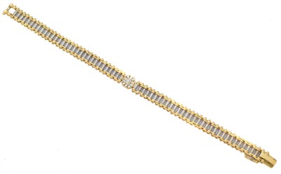 Lot 4 - A diamond bracelet
