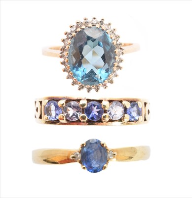 Lot 171 - Three 9ct gold gem set rings