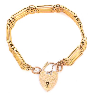 Lot 27 - A bracelet