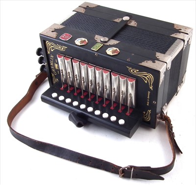 Lot 26 - Gremlin melodion with case