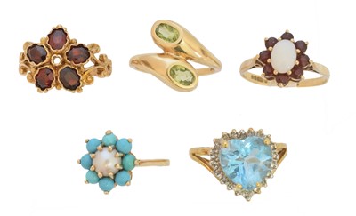 Lot 311 - A selection of gem set dress rings