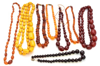 Lot 116 - A large selection of bakelite and plastic beads