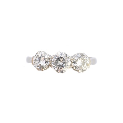 Lot 179 - A diamond three stone ring