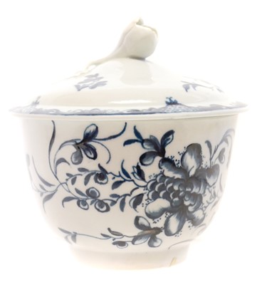 Lot 148 - Worcester Mansfield pattern sucrier and cover with early style petal finial.