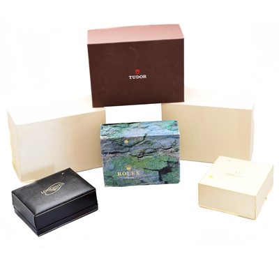 Lot 292 - A selection of watch boxes