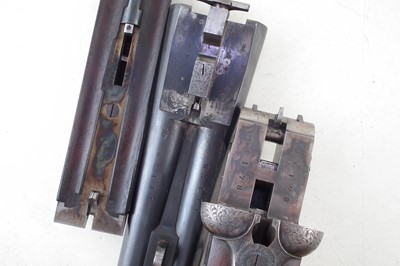 Lot 107 - William Evan 12 bore side by side shot gun 11178 with case