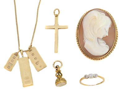 Lot 242 - A selection of jewellery