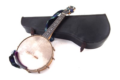 Lot 20 - Windsor Whirle Banjolele or ukulele banjo with original case.