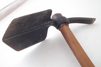 Lot 259 - British Army entrenching tool handle and bayonet
