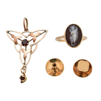 Lot 240 - A selection of jewellery