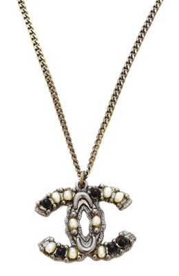 Lot 61 - A Chanel necklace