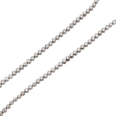 Lot 86 - A diamond rivière necklace