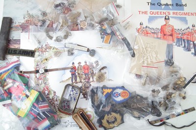 Lot 303 - Collection of Militaria