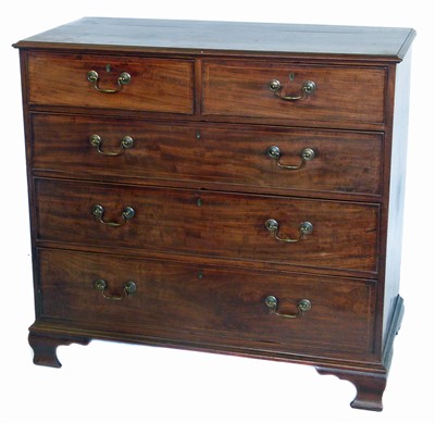 Lot 390 - George III mahogany chest of drawers