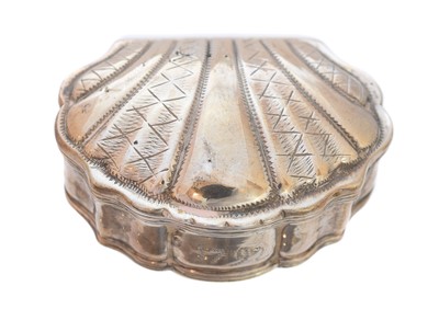 Lot 118 - A Georgian shell box